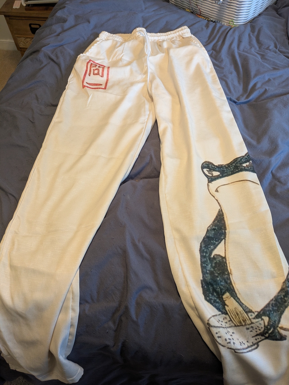Cream Graphic Jogger Pants Size S Casual Drawstring Waist Angry Frog Ramen Kanji